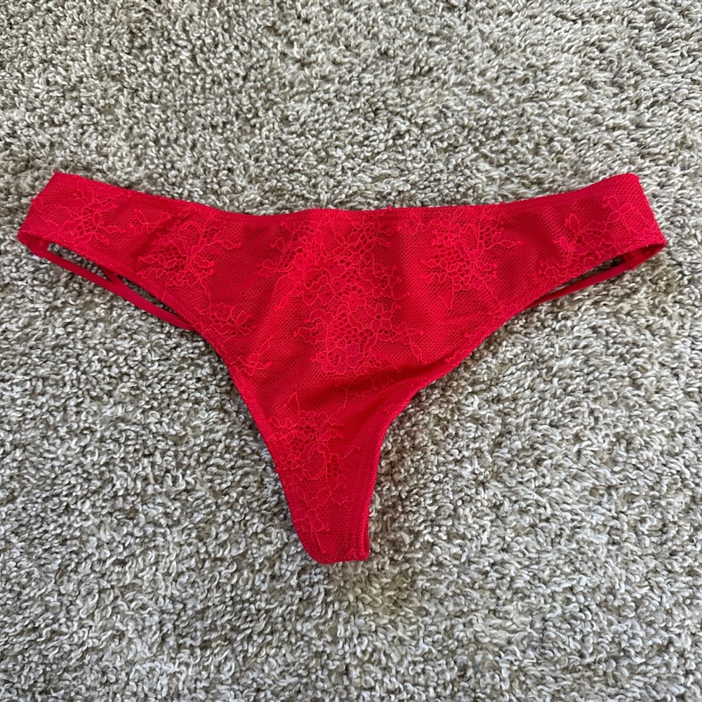 2014 Victoria’s Secret Red Lace V-String Panty